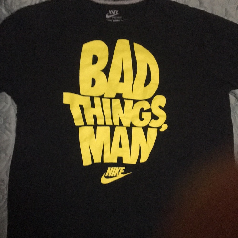 Nike Sportswear Large T-shirt.